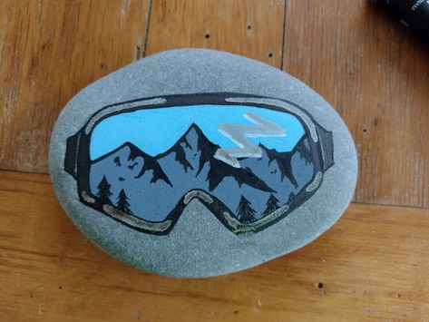 Mountain Rocks, Happy Stones, Rock Painting Ideas Easy, Rock Painting Designs, Painting Designs, Painted Stones, Painted Rock, Rock Painting, Rock Art