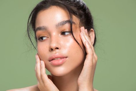 Ombré Brows Is the Latest Brow Trend—Here's Everything You Need to Know Where To Put Highlighter, Beauty Supplements, Collagen Powder, Cellular Level, Online Blog, Celebrity Makeup Artist, Dewy Skin, Cosmetic Procedures, Smoother Skin