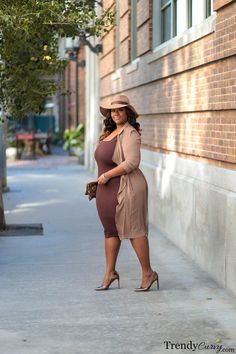 Mocha Latte | Plus Size Fashion | TrendyCurvy Look Plus Size, Mocha Latte, Plus Size Fashion For Women, Black Women Fashion, Looks Chic, Curvy Girl Outfits, Curvy Girl Fashion, Dress Plus Size, Look Plus