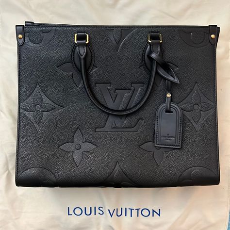 Sp21 Louis Vuitton Onthego Mm Tote Bag Black Monogram Reason For Selling: I Got This Bag As A Gift About A Year Ago, But It Is Not My Style At All. It Needs A Home Where Someone Will Actually Wear It Rather Than Letting It Collect Dust. It Is Sold Out On The Official Lv Website. Details From The Official Website: Height: 10.63 In (27 Cm) Width: 5.52 In (14 Cm) Length: 13.78 In (35 Cm) Material: Black Embossed Grained Cowhide Leather Grained Cowhide Leather Trim Microfibre Lining Gold-Colour Hard Louis Vuitton Totally Mm, Onthego Mm, Louis Vuitton Onthego, Louis Vuitton Totally, Louis Vuitton Neverfull Gm, Louis Vuitton Totes, Louis Vuitton Neverfull Mm, Tote Bag Black, Vintage Louis Vuitton