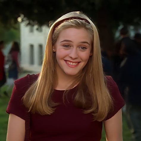 Cher Clueless Hair, Cher Horowitz Hair, Pretty Workout Clothes, Alicia Silverstone Clueless, Clueless Characters, Cher Hair, Cher And Dionne, Clueless Movie, Cher Outfits