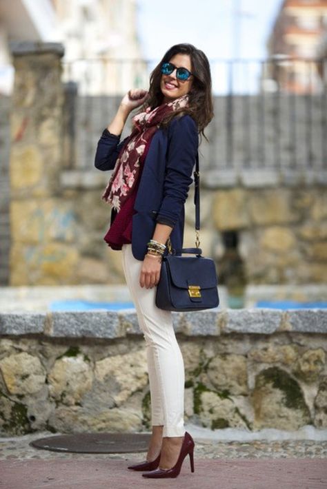 Love the oxblood top with navy blazer! Navy Blazer Outfits, Camel Blazer, Business Casual Blazer, Looks Pinterest, Dresses Casual Winter, Blazer Outfit, White Trousers, Casual Blazer, Blazer Outfits