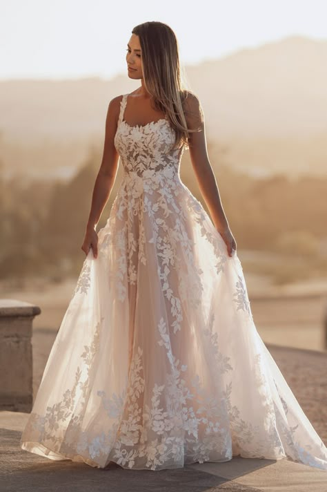 Vestidos Country, Pretty Wedding Dresses, Allure Bridals, Cute Wedding Dress, Rustic Wedding Dresses, Dream Wedding Ideas Dresses, Wedding Dress Fabrics, Lace Wedding Dresses, Allure Bridal