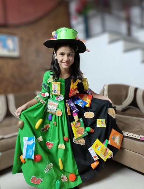 Healthy Food Vs Junk Food Project, Junk Food Costume, Flower Crown Costume, Fancy Dress Competition Ideas, Healthy Food Vs Junk Food, Fancy Dress Ideas For Kids, Fancy Dress Costumes Kids, Crown Costume, Fancy Dress Competition