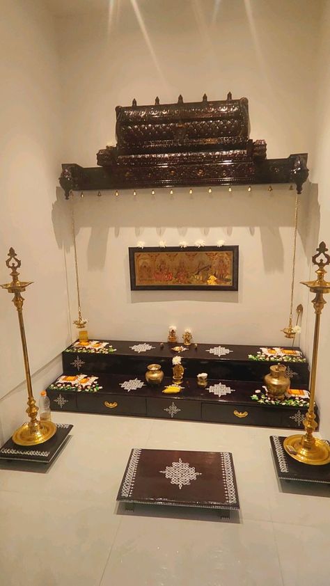 Pooja Unit, Temple Room, Pooja Door Design, Home Flower Decor, Indian Room Decor, House Interior Design Styles, India Home Decor, Temple Design For Home, Interior Design Your Home