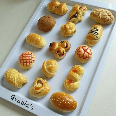 Bentuk Roti Manis, Japanese Bakery, Fast Snack, Bread Shop, Cake Pops How To Make, Amazing Food Decoration, Bread Shaping, Bread Recipes Sweet, Sweet Bread