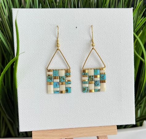 Tila Earrings, Beads Craft Jewelry, Brick Stitch Earrings, Beaded Jewlery, Beaded Earrings Patterns, Unusual Jewelry, Bead Work Jewelry, Square Bead, Beading Projects