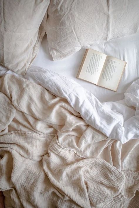 Hot days are coming and linen is the perfect material to keep you cooled down. Linen | Linen Bedding | Bedding | Cuddledown | Linen Sheets | Bedding Inspiration | Linen Bedding Style | Bedding with Linen | Bedroom Decor | Bedroom Style 📸: Ellei Home Decent Bed Design, Belgian Linen Bedding, Beautiful Bed Designs, Bed Design Ideas, Cream Bedding, Textured Blankets, Bedding Inspiration, Luxury Bed, Linen Throw