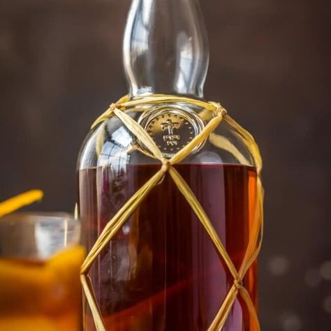 Booze Recipes, Homemade Rum, Spiced Rum Recipes, Spiced Rum Drinks, How To Make Rum, Infused Alcohol, Home Distilling, Distilling Alcohol, Rum Drinks Recipes