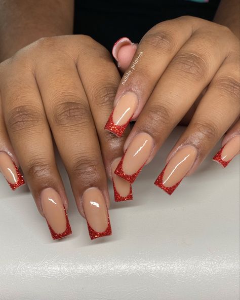 Glitter French Tips Christmas, Trendy Nails Short Square Red, Red French Tip With Gold Line, Red French Nails With Glitter, Red French Tips Christmas, Sparkly Red Tip Nails, Red Birthday Nails Short, Sparkly Red French Tip Nails Square, Red Glitter French Tip Nails Square