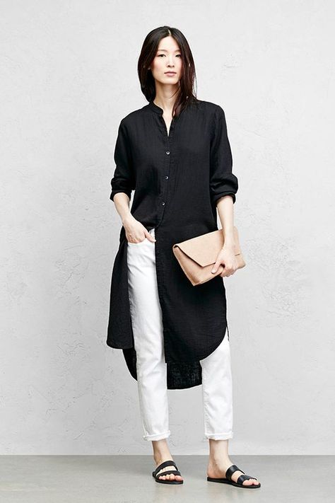 Eileen Fisher Style, Minimalist Moda, Dress Over Pants, Black And White Outfit, Collared Shirt Dress, Neue Outfits, Mode Inspo, White Pants, Mode Style