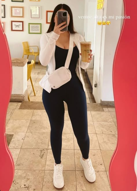 Outfits Juvenil, Outfits Gorditas, Gymwear Outfits, Jumpsuit Style, Classy Winter Outfits, Outfit Inspo Casual, Casual Day Outfits, Classy Casual Outfits, Product Recommendations