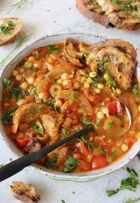 Garden Vegetable Soup Recipe Italian Minestrone Soup Recipe, Vegan Minestrone, Vegan Minestrone Soup, Garden Vegetable Soup, Plant Based Soups, Minestrone Soup Recipe, Vegan Stew, Stewed Potatoes, Garden Vegetable