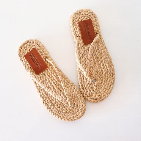 Cozy Slippers for Women, Woman’s Slippers Straw slippers, straw house shoes, slippers wedding party gift,Straw Slippers, Bridal Party Gifts Straw House, Straw Slippers, Slippers Wedding, Straw Shoes, Straw Sandals, House Shoes Slippers, Cozy Slippers, Wedding Slippers, Sweet Bags