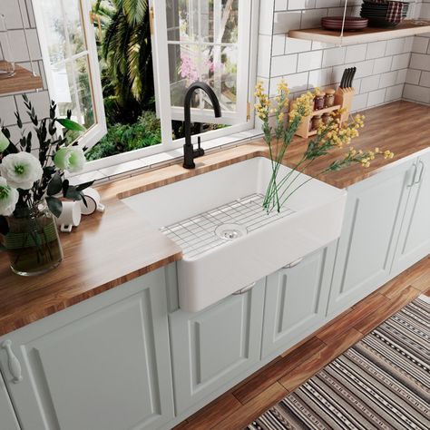 Farm Kitchen Ideas, Kitchen Faucets Pull Down, Apron Sink Kitchen, Farm Kitchen, Single Bowl Kitchen Sink, Farmhouse Sink Kitchen, Kitchen Farmhouse, Farmhouse Sink, Kitchen Handles