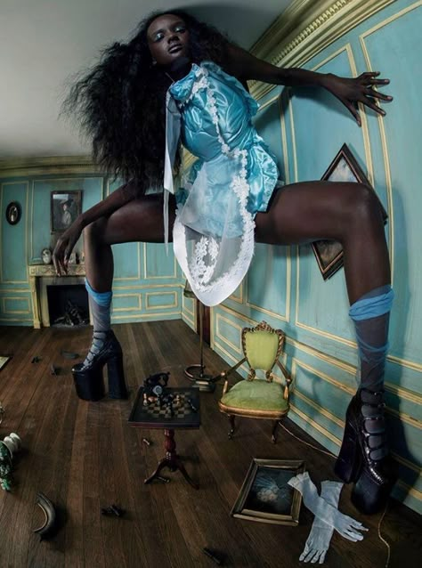 alice in wonderland photoshoot duckie thot model all black pirelli calendar 2017 Tim Walker Photography, Julia Margaret Cameron, Ralph Steadman, Mary Blair, Mode Editorials, Alice Liddell, Diane Arbus, Cindy Sherman, Alfred Stieglitz