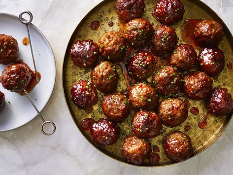 See why this groovy appetizer from back in the day is still a hit. Slow Cooker Grape Jelly Meatballs Southern Living, Slow Cooker Grape Jelly Meatballs, Party Tapas, Jelly Meatball Recipe, Grape Jelly Meatballs Recipe, Slow Cooker Appetizers, Jelly Meatballs, Southern Living Recipes, Grape Jelly Meatballs