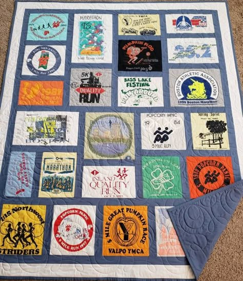 Tshirt Quilt Diy, Tshirt Quilt Pattern, Tee Shirt Quilt, Tshirt Painting, T Shirt Quilt, Tshirt Quilt, Memory Quilt, Diy Quilt, Twin Quilt