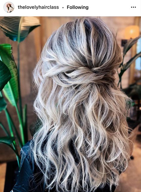 Bridal Hair Half Up, Bridemaids Hairstyles, Half Up Wedding Hair, Wedding Hairstyle Ideas, Wedding Hair Half, Wedding Hairstyles Medium Length, Mother Of The Bride Hair, Guest Hair, Bridesmaid Hair Makeup