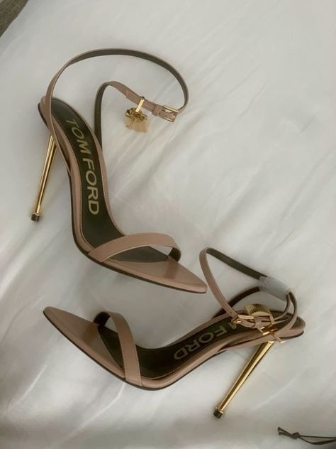 Fancy Heels Classy, Expensive Heels, Tom Ford Heels, Elegant Shoes Heels, Hak Tinggi, Glamouröse Outfits, Luxury Heels, Fancy Heels, Fashion Shoes Heels