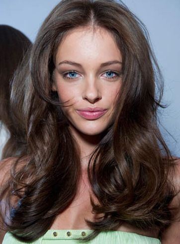 big smooth blow drys - Google Search Formal Blowout, Curly Blowdry Long Hair, Curled Medium Length Hair, Blow Dry Hair Curls, Blow Dried Hair, Blown Out Hair, Blow Wave, Blow Out Hair, Blowdry Styles