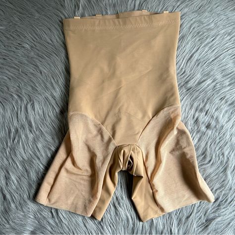 Honeylove Sculptwear Superpower Short Womens Size Small Sand Shapewear Sculpting Brand New Without Tags, Never Worn No Straps Included All Over Sculpt Targeted Compression Never Rolls Down Posture Support Easy Bathroom Access Smoke Free And Pet Friendly Home Posture Support, Simple Bathroom, Super Powers, Shapewear, Women's Intimates, Pet Friendly, Rolls, Womens Sizes, Size Small