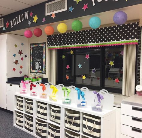 Black And White Polka Dot Classroom, White Ikea Shelves, Black And Rainbow Classroom, Classroom Curtain Ideas, Polka Dot Classroom Theme, Bright Classroom, Polka Dot Classroom, Modern Teacher, Supply Organization