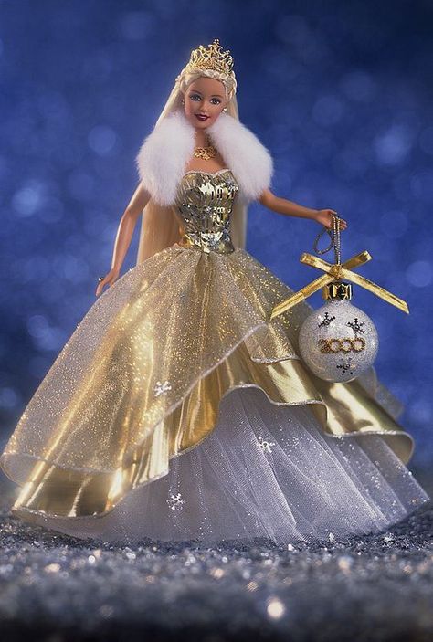 Happy Holidays Barbie, Barbie 2000, Barbie Mode, Christmas Barbie, Barbie Gowns, Im A Barbie Girl, Holiday Barbie, Barbie Vintage, Beautiful Barbie Dolls