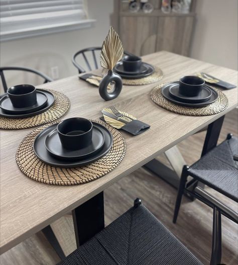 Black dinnerware set Black Crockery Table Settings, Black Dinner Set, Tablescape Inspiration Everyday, Black Plates Table Setting, Dining Table Decor Everyday, Black Dinnerware Set, Bedroom Ideas For Small Rooms Cozy, Black Dinnerware, Stoneware Plates