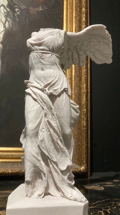 Nike Of Samothrace, Musee Du Louvre, Art Amour, Winged Victory, Classic Sculpture, Greek Statues, Rennaissance Art, Greek Sculpture, Art Ancien