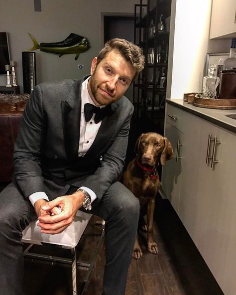 brett-eldredge-5 Brett Eldredge, Cody Johnson, National Puppy Day, Puppy Day, Country Music Artists, Country Music Stars, Country Men, Country Stars, Country Artists