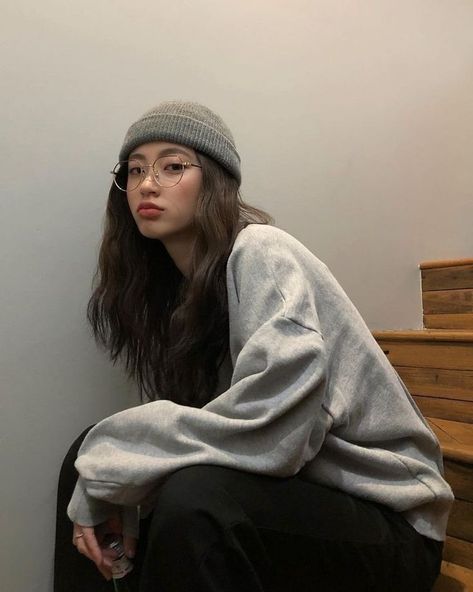 Moda Ulzzang, Beanie Outfit, Hip Hop Outfits, Korean Girl Fashion, Ulzzang Fashion, Foto Inspiration, 가을 패션, Mode Streetwear, Korean Street Fashion