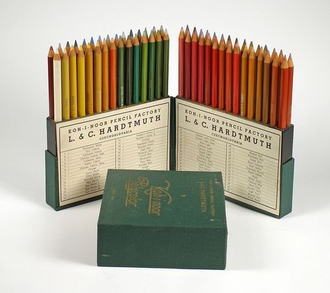 No 2 Pencil, Koh I Noor, Vintage Stationery, Study Stationery, Stationery Packaging, Crayola Crayons, Wow Art, Coloured Pencils, Art Tools