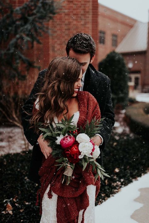 Winter Wedding Photos, Winter Wedding Invitations, Winter Wedding Inspiration, Wedding Pics, Wedding Reception Decorations, Christmas Wedding, Wedding Bells, Wedding Couples, The Snow