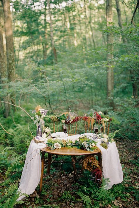 Waterfall Picnic, Woodland Picnic, Boho Shoot, Outdoor Dates, Food Outdoor, Outdoor Date, Waterfall Wedding, Enchanted Forest Wedding, Picnic Style