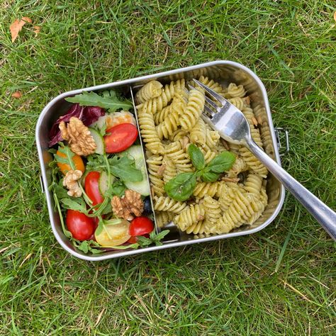 Are you in a lunchbox slump? Packed lunches have the stigma of being boring - but that does not need to be the case! With our stainless steel lunch box, you can enjoy fresh salads, delicious sandwiches, hearty pastas, and more 🍎🥪 Having a healthy, filling lunch will prevent you from suffering with the classic afternoon fatigue so why not keep fruits, nuts, or yogurt as an additional snack 💚 It is food waste week, so why not pack your lunch to prevent waste? 👏 #moonmoonuk #moonmoon #backt... Healthy Filling Lunch, Salad Lunch Box, Being Boring, Pack Your Lunch, Filling Lunch, Packed Lunches, Steel Lunch Box, Stainless Steel Lunch Box, Lunch Recipes Healthy