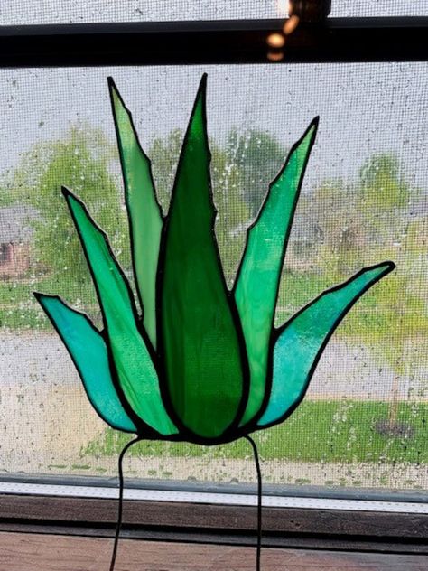 Stained Glass Cactus In Pot, Stained Glass Aloe Vera, Camp Diy, Stained Glass Mosaic Art, Mosaic Rocks, Glass Cactus, Glass Mosaic Art, Stained Glass Decor, Aloe Vera Plant