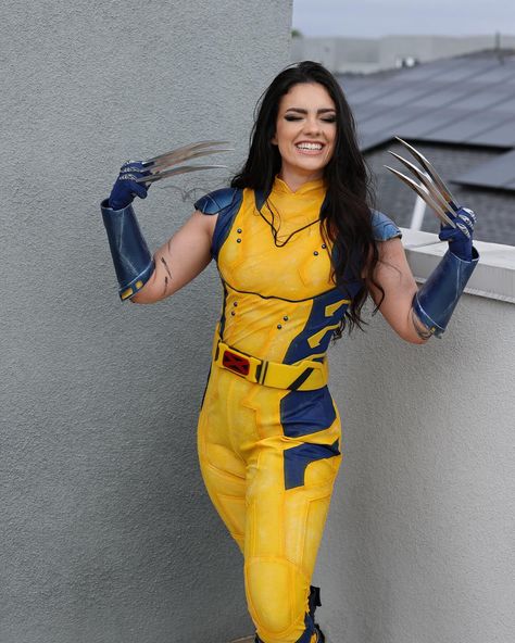 Wolvie Cosplay by @zoogirlq(costume not from #Takerlama) #wolverine #x23 #cosplay #xmen #xmen97 #cosplaygirl #wolverinecosplay #cosplayer #cosplayphoto #genderbendcosplay #cosplay Wolverine Halloween Costume, Gender Bend Cosplay, Marvel Halloween Costumes, Wolverine Costume, X Men Costumes, Wolverine Cosplay, Xmen Cosplay, Easy Diy Halloween Costumes, Deadpool Costume