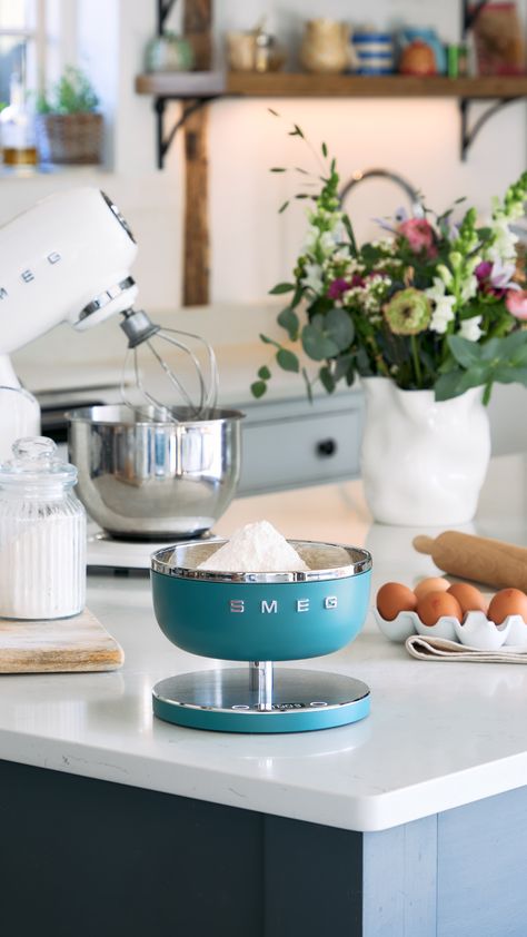 Here's why Smeg's Digital Scales are making headlines...  🧑‍🍳 Precision - Every baker knows a flawless bake requires accuracy. That's why our digital scales feature ultra-precision technology.  🧑‍🍳 Versatility - The multifunctional, removable bowl seamlessly transitions from measuring to mixing.  🧑‍🍳 Design - Complementing Smeg's upscale line-up, with its sleek stainless steel core and soft matte finish, our stylish gem is destined for a spot on your countertop. Smeg Kettle, Smeg Refrigerator, Baking Station, Smeg Kitchen, Smeg Appliances, Baking Gadgets, Kitchen Scales, Countertop Oven, Kettle And Toaster