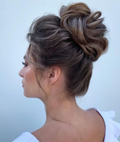 Wedding Guest Hair Up Style Hair Updos For Weddings Guest, Wedding Guest Hair Up, Wedding Guest Updo, Medium Length Wedding Hairstyles, Wedding Guest Hair, Hairstyles For 2023, Half Up Wedding Hair, Wedding Hairstyles Medium Length, Guest Hair