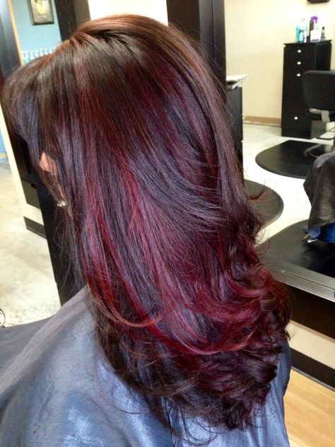 Red Hair Streaks, Black And Red Hair, Red Highlights In Brown Hair, Red Balayage Hair, Red Hair With Highlights, Rambut Brunette, Cherry Red Hair, Highlight Ideas, Wine Red Hair