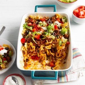 Taco Noodle Dish Recipe: How to Make It Taco Noodle Casserole, Taco Salad Casserole, Noodle Bake, Noodle Casserole Recipes, Taco Pasta, Cauliflower Casserole, Taco Casserole, Louisiana Recipes, Taco Lover