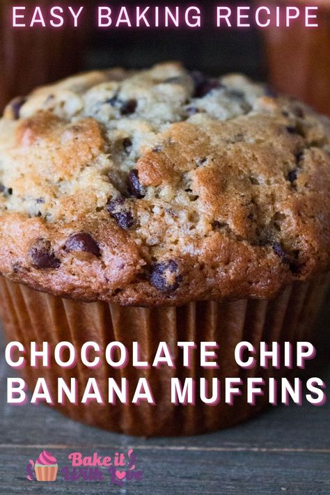 Chocolate chip banana muffins are super easy to make and studded with delicious chocolate chips in every bite! The moist and tender muffins have a wonderful texture and flavor that is sure to make them a family favorite in your home as well! Double the batch and pop the extras into the freezer for a super easy on-the-go breakfast any day of the week! BakeItWithLove.com #bakeitwithlove #banana #chocolatechip #muffins #bananamuffins #chocolate #breakfast #snack #recipe Moist Banana Chocolate Chip Muffins, Bowl Method, Resep Muffin, Moist Banana Muffins, Chocolate Chip Muffins Recipe, Chocolate Chip Banana Muffins, Banana Muffins Easy, Chocolate Banana Muffins, Banana Muffin Recipe