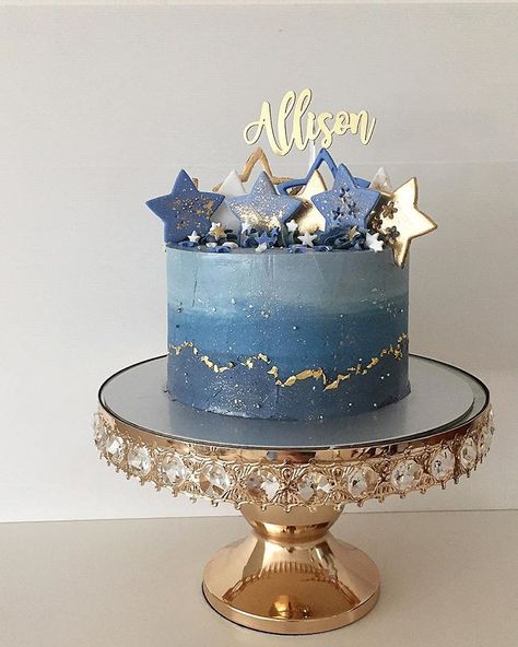 A star/galaxy cake matching with the macarons for Allison's birthday! Inside was my banana dark chocolate ganache. 🌟Gorgeous Cake topper by… Galaxy Cake, Pastel Cakes, Xmas Cake, Gorgeous Cakes, Drip Cakes, Fancy Cakes, Buttercream Cake, Pretty Cakes, Homemade Cakes