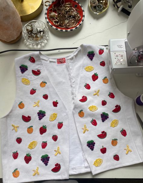 summer, tank top, fruit print Fruit Clothes, Funky Fits, Fruit Doodle, Doodle Shirt, 2024 Outfits, Summer Tank Top, Cute Fruit, Fruit Print, Fruit Pattern