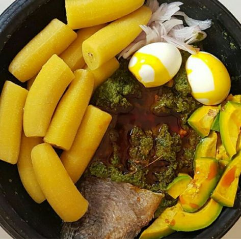 Kontomire Stew, Palava Sauce, Boiled Plantains, Ghanaian Food, West African Food, Jollof Rice, African Food, Baking Tips, Interesting Food Recipes