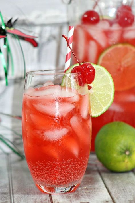 Tequila And Sprite, Drinks With Sprite, Limeade Margarita, Cherry Limeade Recipe, Strawberry Banana Milkshake, Keto Smoothie Recipes, Cocktail Appetizers, Mixed Drinks Alcohol, Cherry Limeade