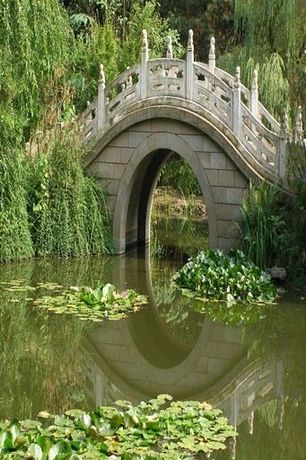 Chinese Garden Design, Old Bridges, Bridge Over Troubled Water, Arch Bridge, Stone Bridge, Chinese Garden, Bridge Design, A Bridge, Covered Bridges