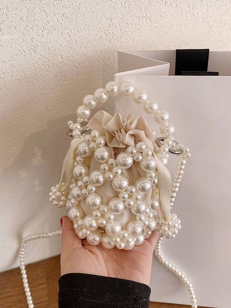 1 Pieza Bolso De Cubo Pequeño Con Cuentas De Imitación De Perlas Para Niñas Con Forro Independiente Y Cierre De Cordón, Elegante Bolso Cruzado Para Primavera, Verano, Regalo O Accesorios De Uso DiarioHe descubierto los artículos más increíbles en SHEIN.com, ¡ve y echa un vistazo! Black Friday Pink, Small Bucket Bag, Hand Beaded Bag, Beaded Things, Diy Bag Designs, Small Buckets, Pearl Bag, Novelty Bags, Beaded Bag