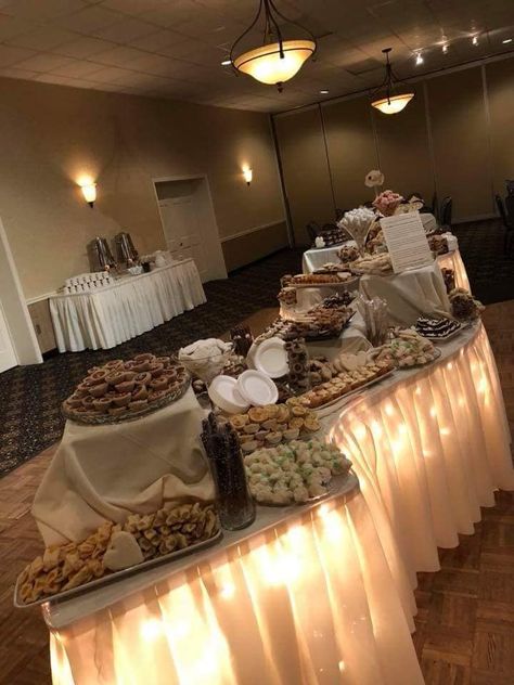 Kings Banquet Table, Cheesecake Grooms Table, Pastry Table Quince, Grooms Table With Cheesecake, Cookie Table Wedding, Kings Table, Cookie Table, Buffet Table, How To Make Cookies